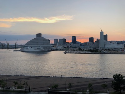 Kobe harbor: a pleasure destination, nightime view