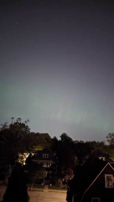 Aurora borealis 2024-May-10 in deepest, not-quite-darkest, Boston suburbia